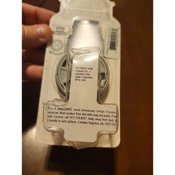 Yankee Candle Smart Scent Vent Clip Car & Home Air Freshener, Clean Cotton Scent - Picture 6 of 8